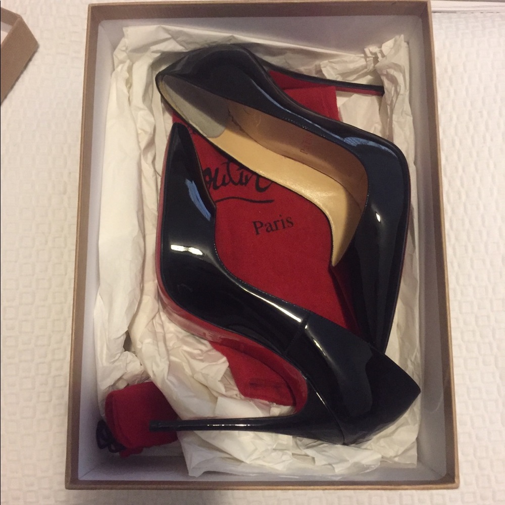 Christian Louboutin So Kate - Picture 3 of 7